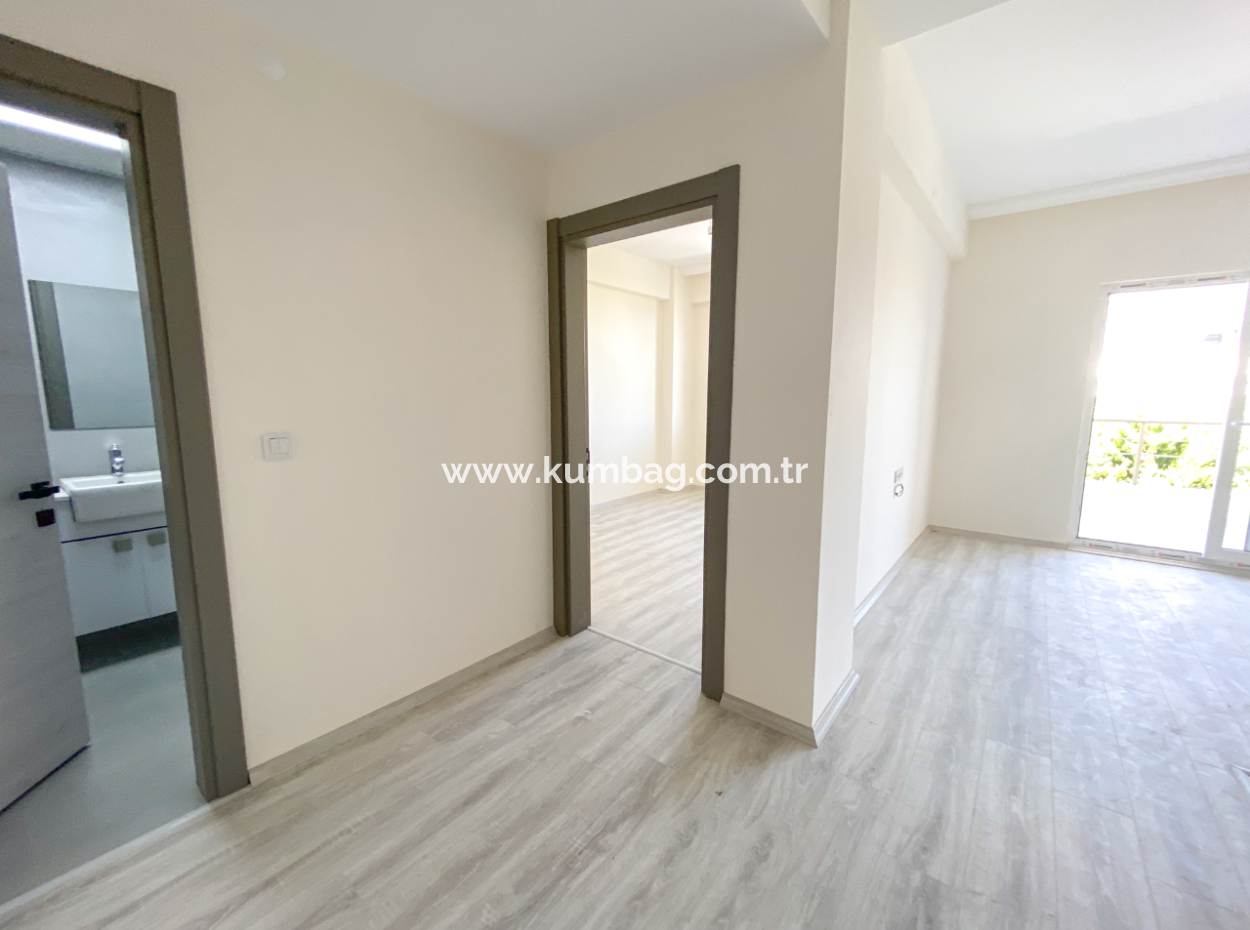Spacious New 2 1 Flat For Sale With En-Suite Bathroom In Kumbağ