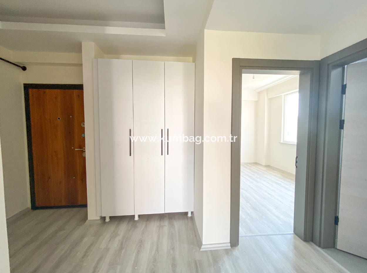 Spacious New 2 1 Flat For Sale With En-Suite Bathroom In Kumbağ