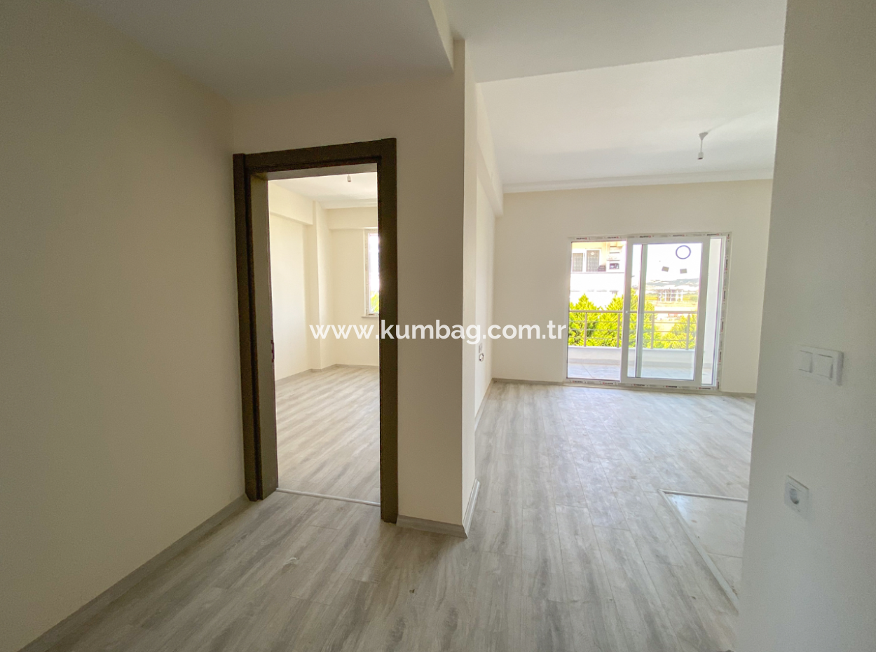 Spacious New 2 1 Flat For Sale With En-Suite Bathroom In Kumbağ