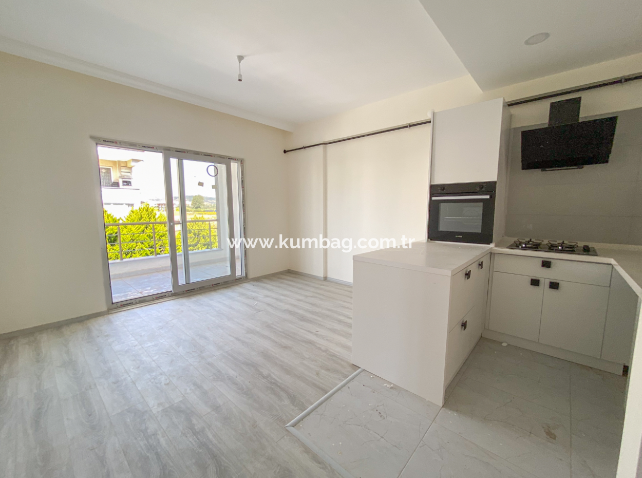 Spacious New 2 1 Flat For Sale With En-Suite Bathroom In Kumbağ