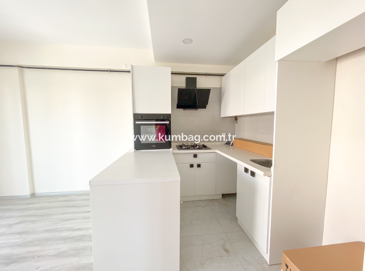 Spacious New 2 1 Flat For Sale With En-Suite Bathroom In Kumbağ