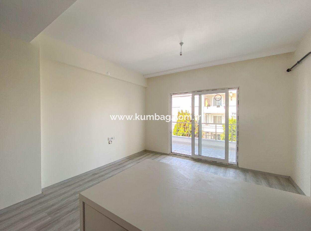 Spacious New 2 1 Flat For Sale With En-Suite Bathroom In Kumbağ