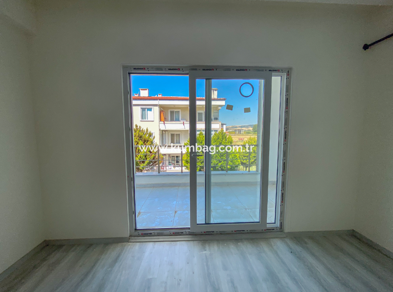 Spacious New 2 1 Flat For Sale With En-Suite Bathroom In Kumbağ
