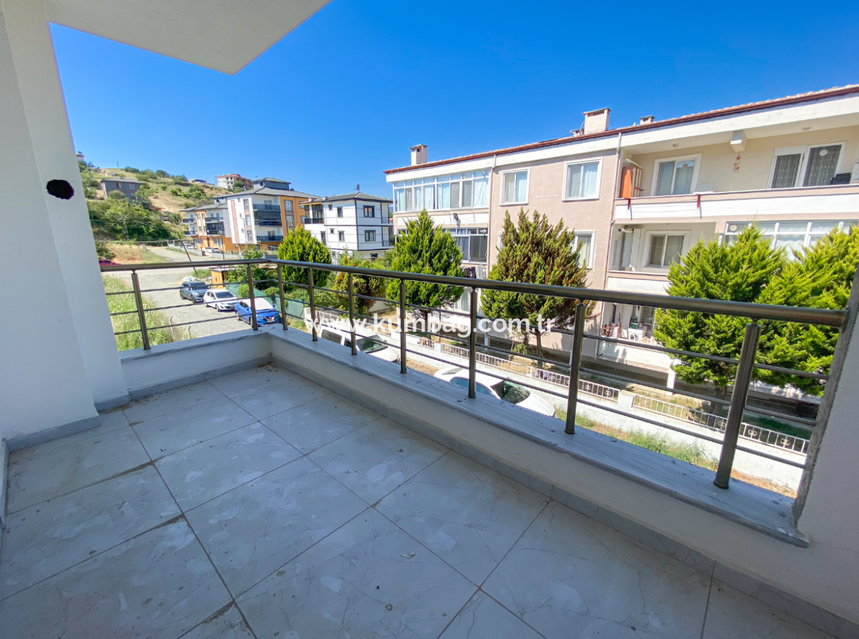 Spacious New 2 1 Flat For Sale With En-Suite Bathroom In Kumbağ