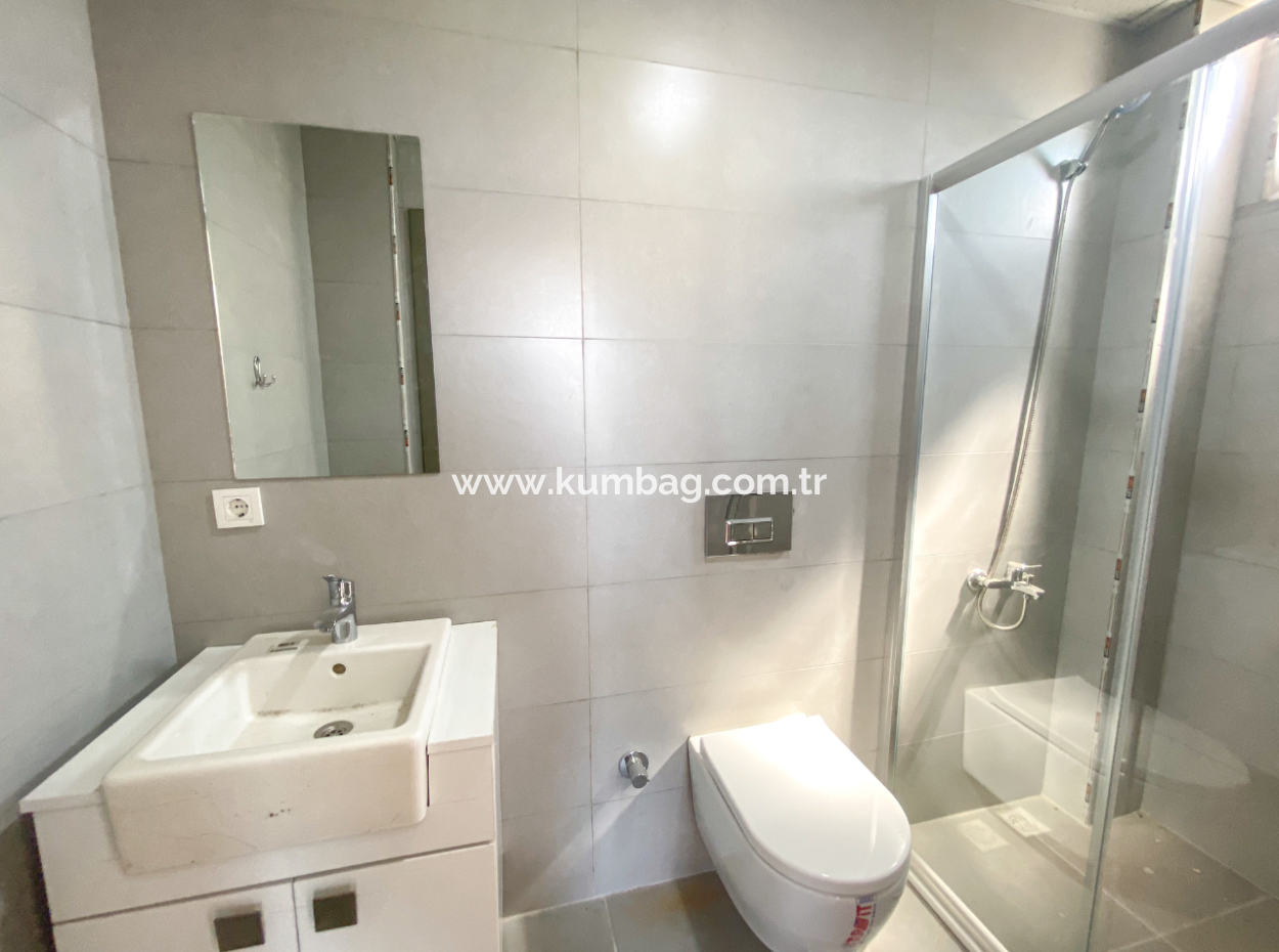 Spacious New 2 1 Flat For Sale With En-Suite Bathroom In Kumbağ
