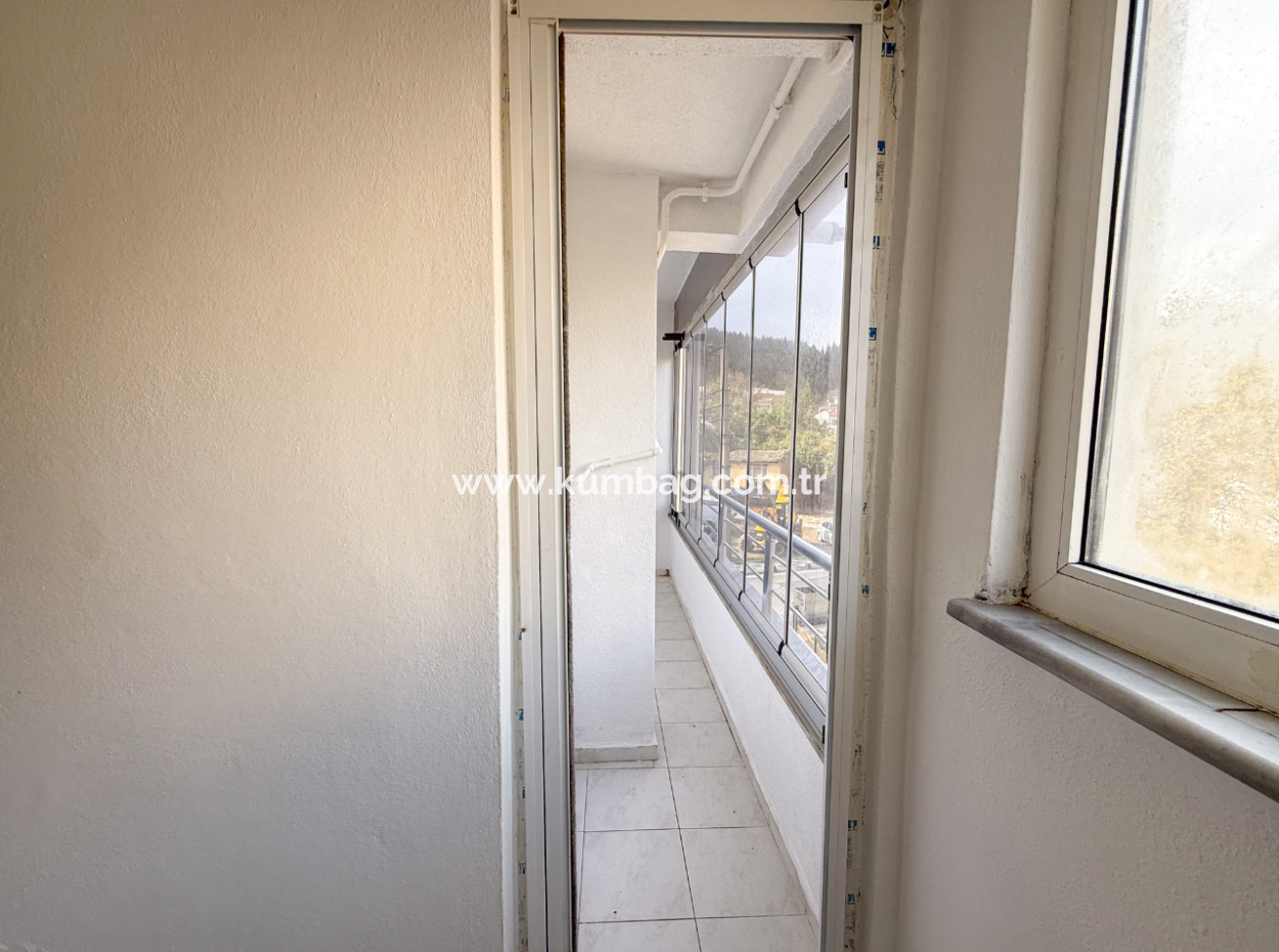 1 1 Rent With Double Balcony In A Seafront Building On Kumbağ Promenade