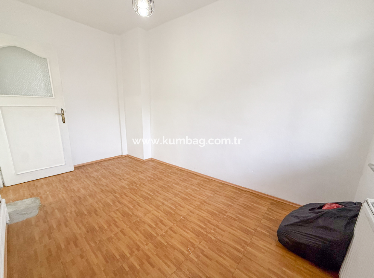 1 1 Rent With Double Balcony In A Seafront Building On Kumbağ Promenade