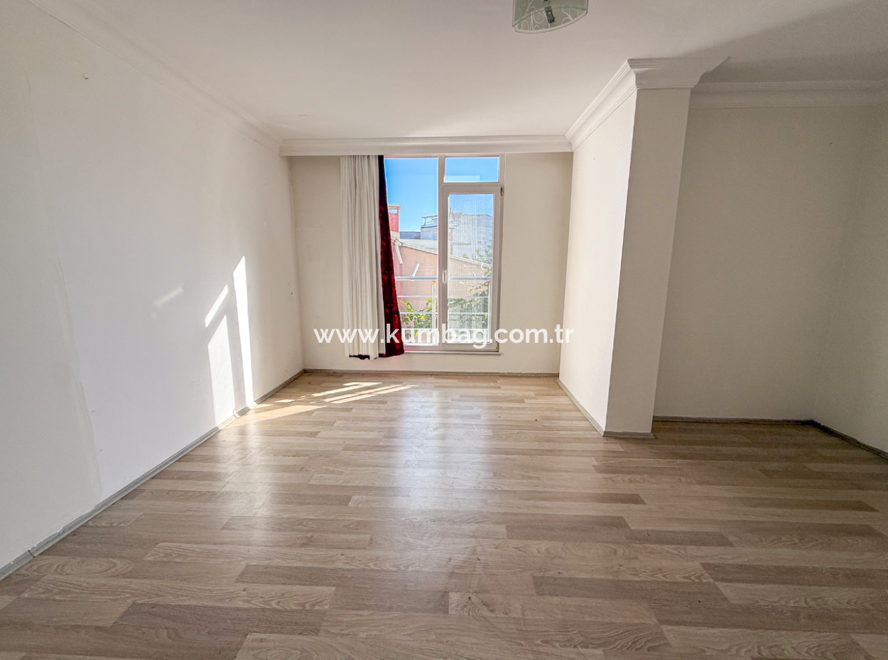 Large And Spacious 2 1 Flat For Sale In A Complex With Pool In Kumbağ 