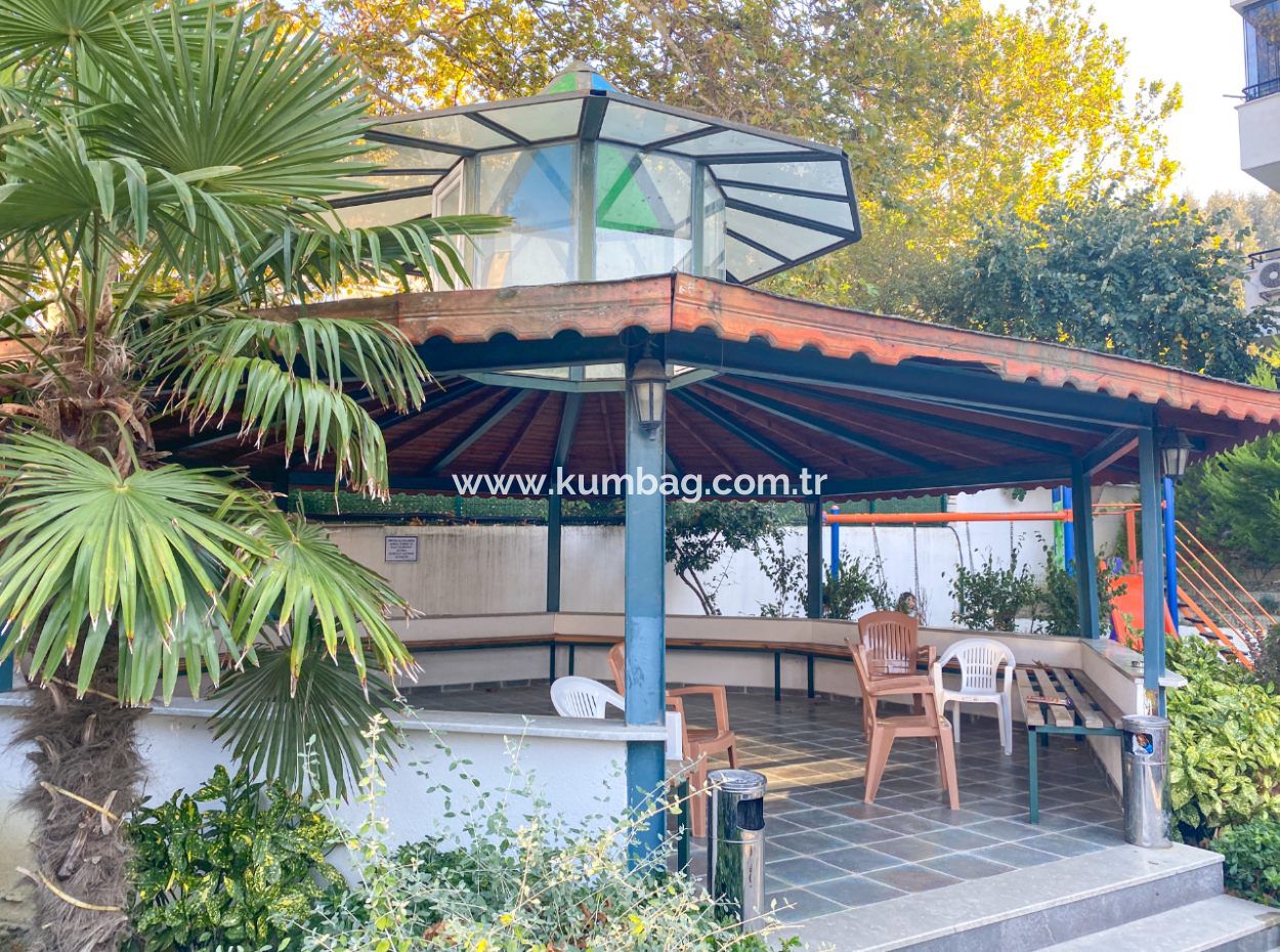 1 1 Flat For Sale With Occupancy In A Centrally Located Site With Pool In Kumbağ