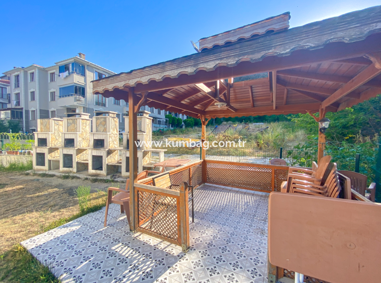 1 1 Flat For Sale With Occupancy In A Centrally Located Site With Pool In Kumbağ
