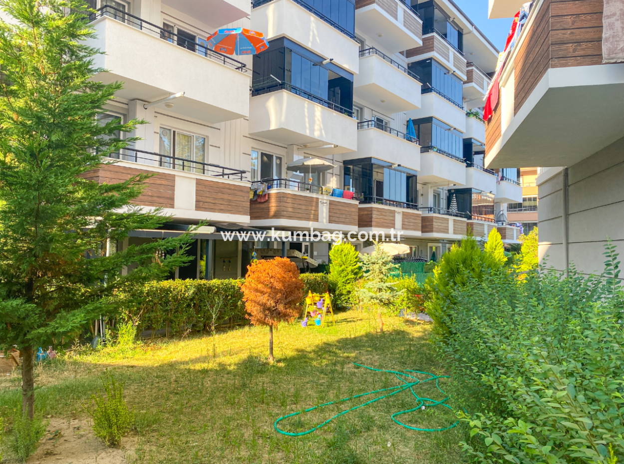 1 1 Flat For Sale With Occupancy In A Centrally Located Site With Pool In Kumbağ
