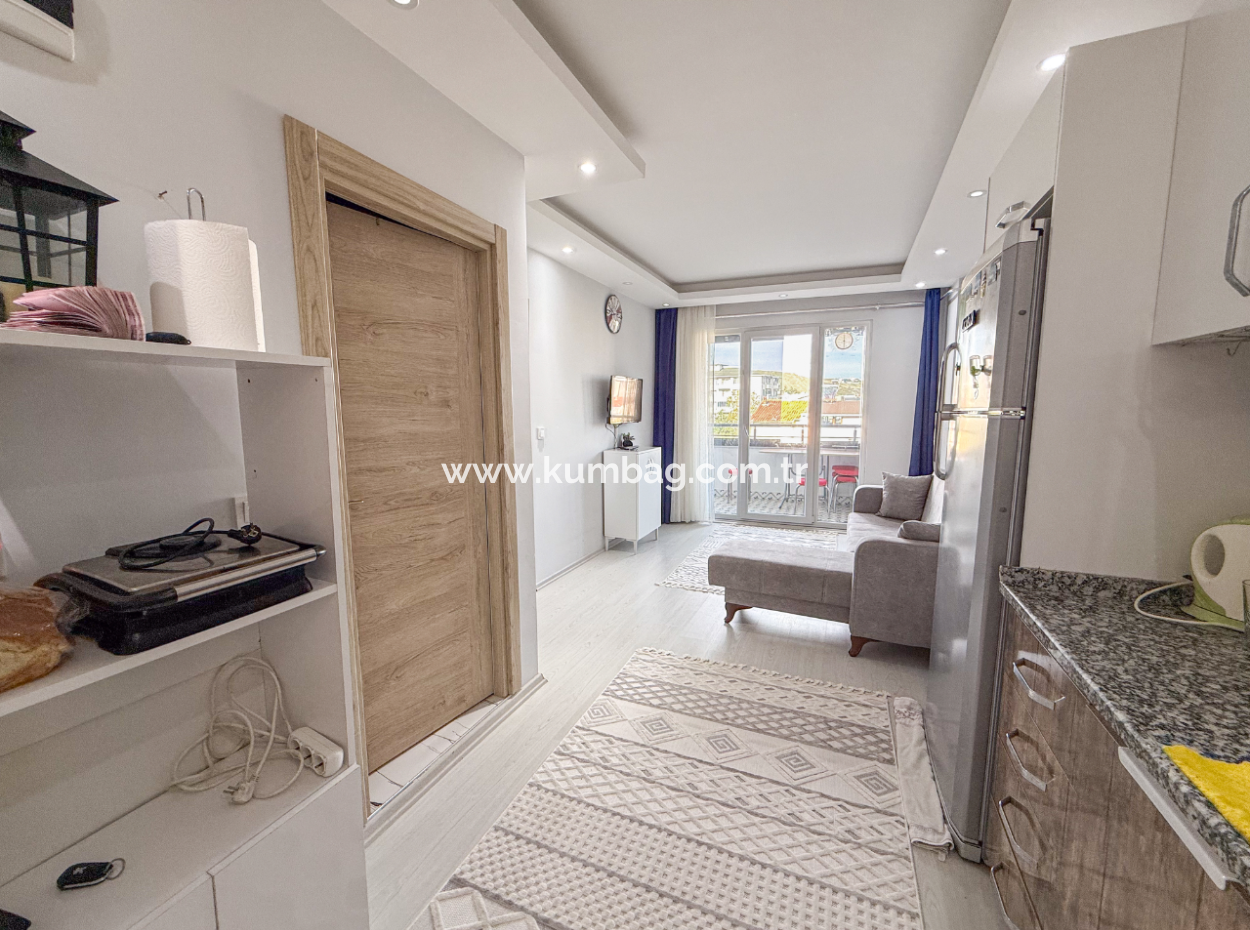 1 1 Flat For Sale With Occupancy In A Centrally Located Site With Pool In Kumbağ