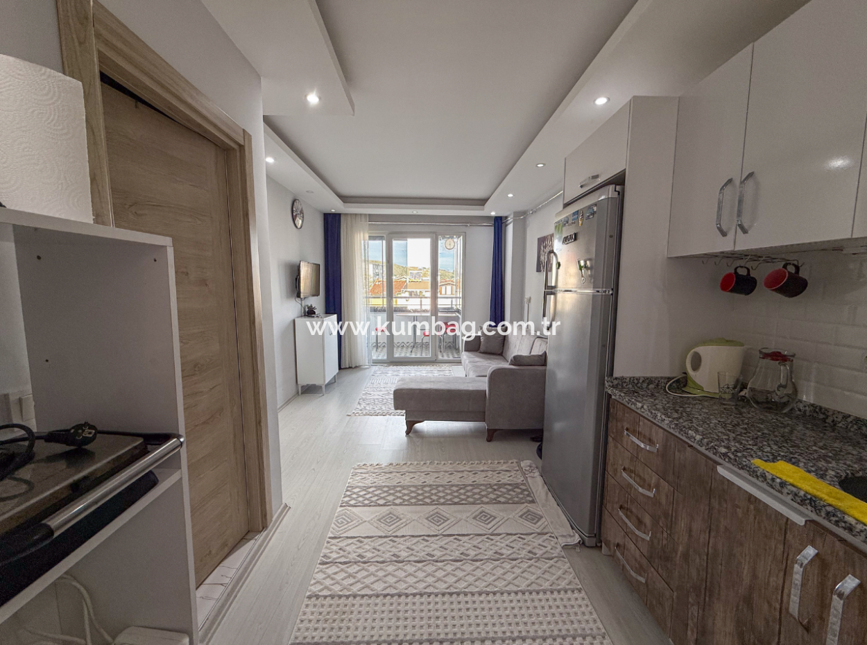 1 1 Flat For Sale With Occupancy In A Centrally Located Site With Pool In Kumbağ