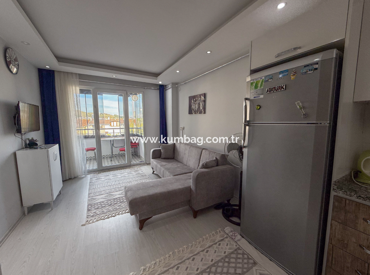 1 1 Flat For Sale With Occupancy In A Centrally Located Site With Pool In Kumbağ