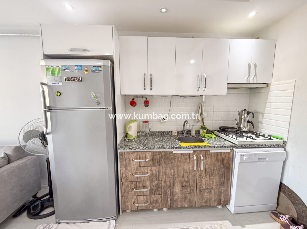 1 1 Flat For Sale With Occupancy In A Centrally Located Site With Pool In Kumbağ