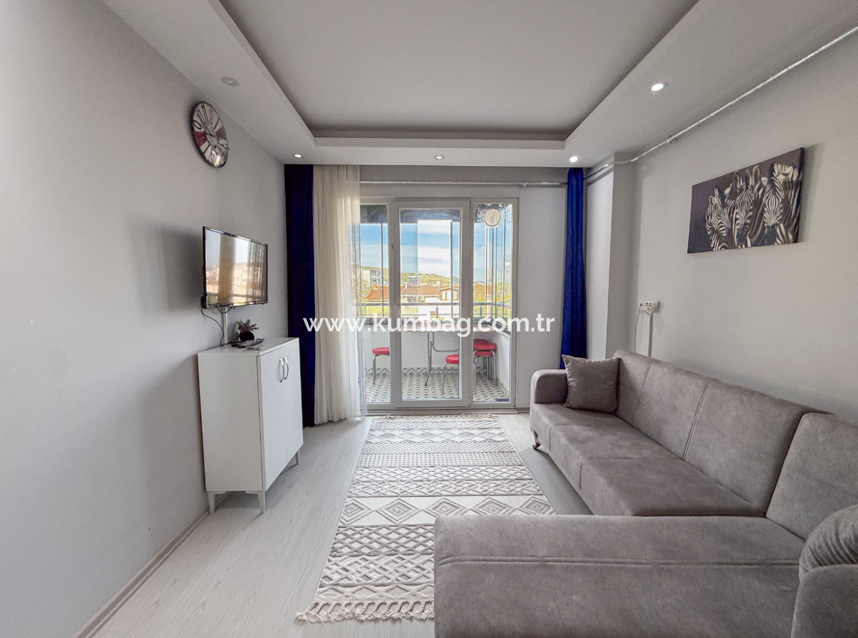 1 1 Flat For Sale With Occupancy In A Centrally Located Site With Pool In Kumbağ