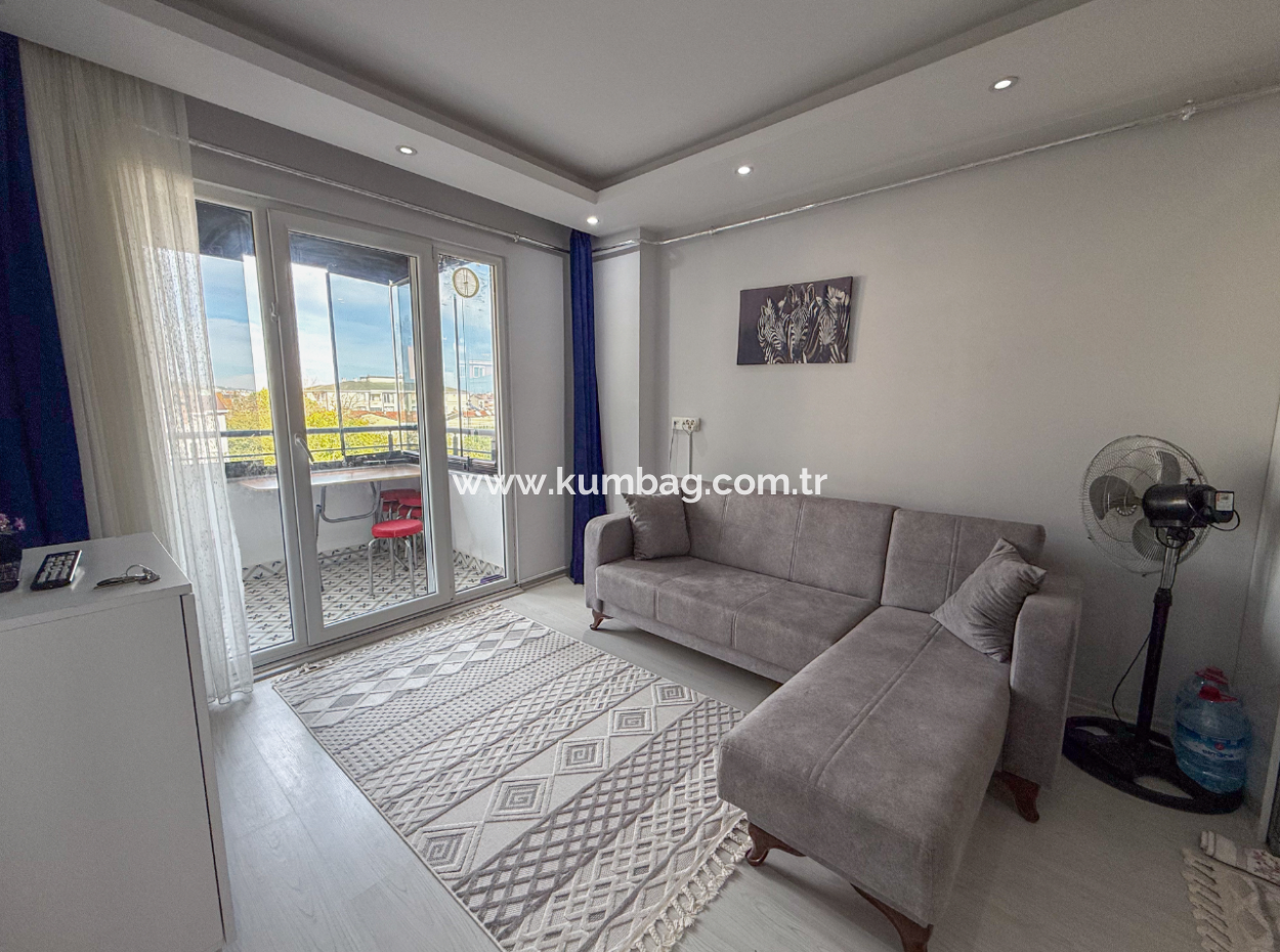 1 1 Flat For Sale With Occupancy In A Centrally Located Site With Pool In Kumbağ