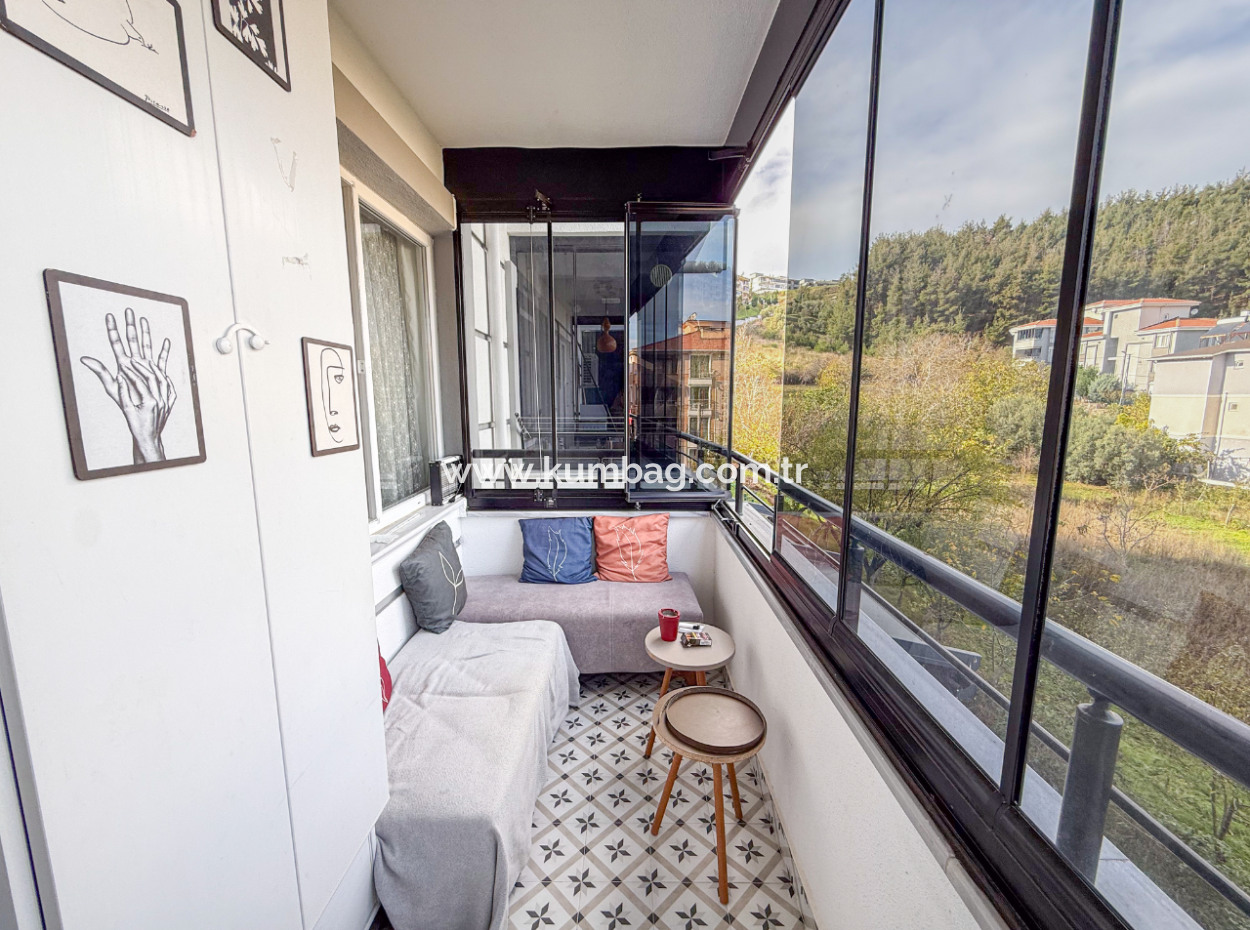 1 1 Flat For Sale With Occupancy In A Centrally Located Site With Pool In Kumbağ