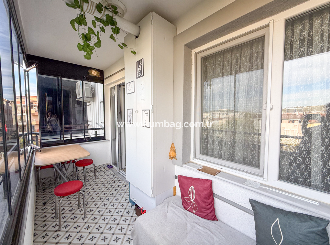 1 1 Flat For Sale With Occupancy In A Centrally Located Site With Pool In Kumbağ