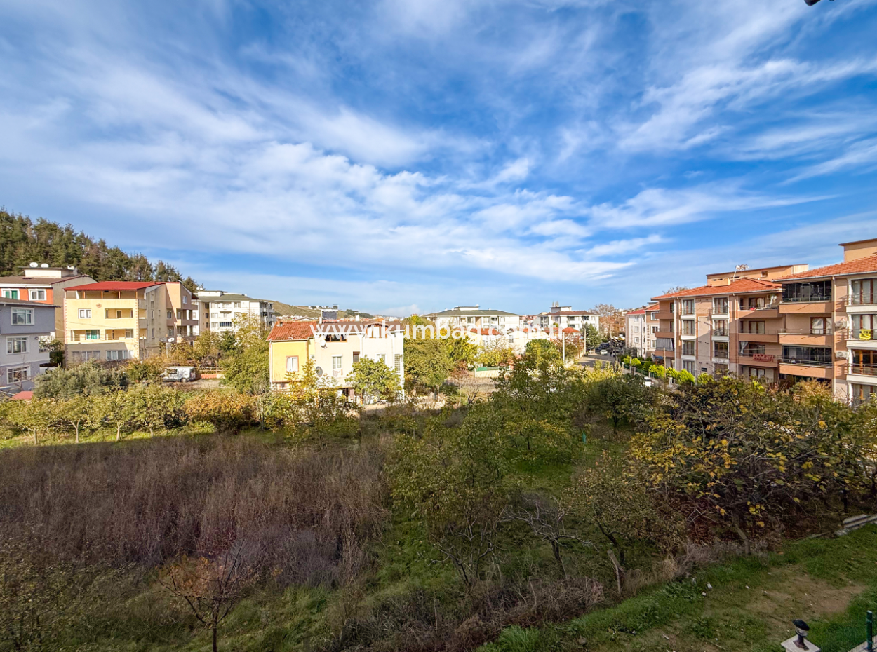 1 1 Flat For Sale With Occupancy In A Centrally Located Site With Pool In Kumbağ