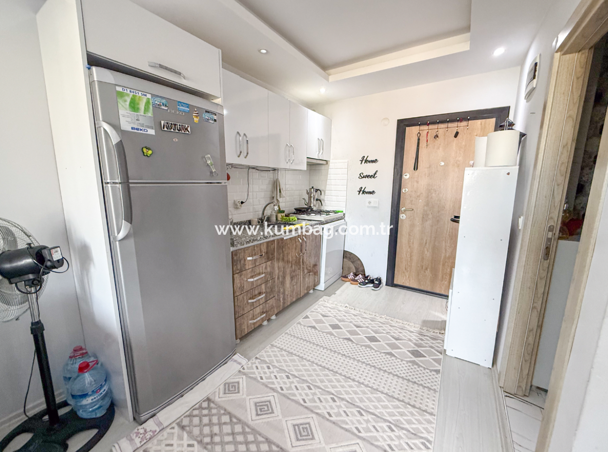 1 1 Flat For Sale With Occupancy In A Centrally Located Site With Pool In Kumbağ