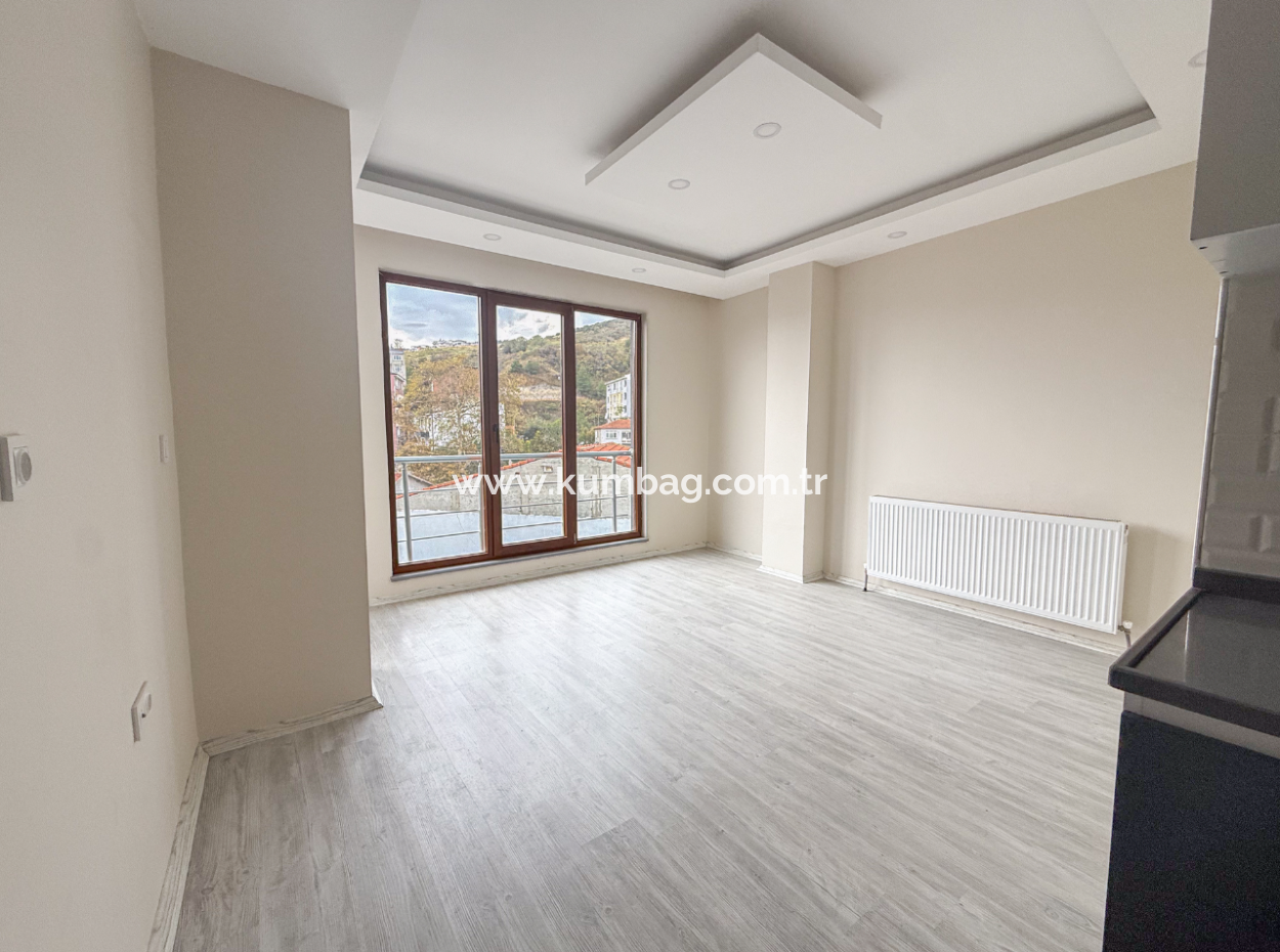 1 1 Flat For Rent In Kumbağ Pazar Street New Building With Elevator