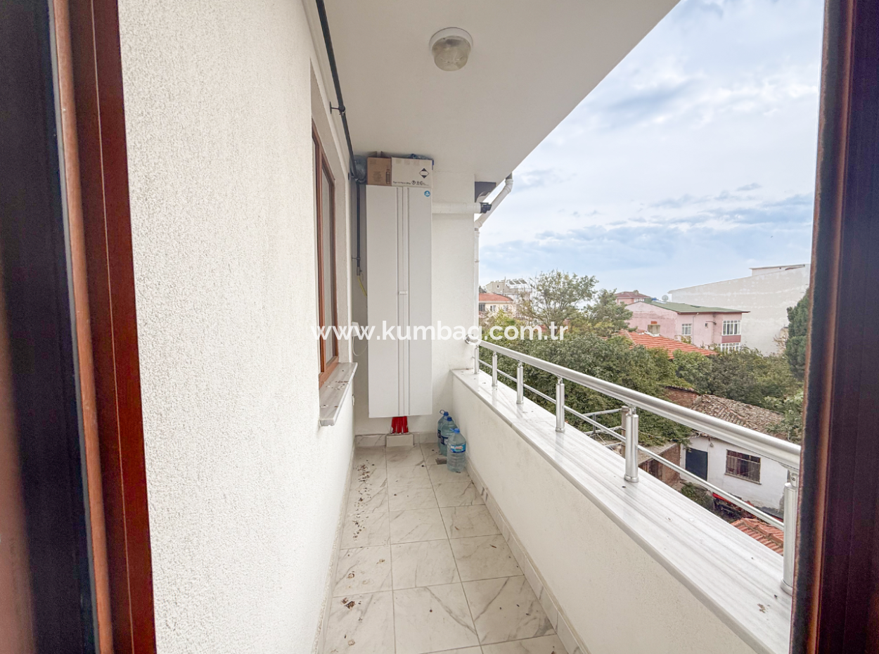 1 1 Flat For Rent In Kumbağ Pazar Street New Building With Elevator