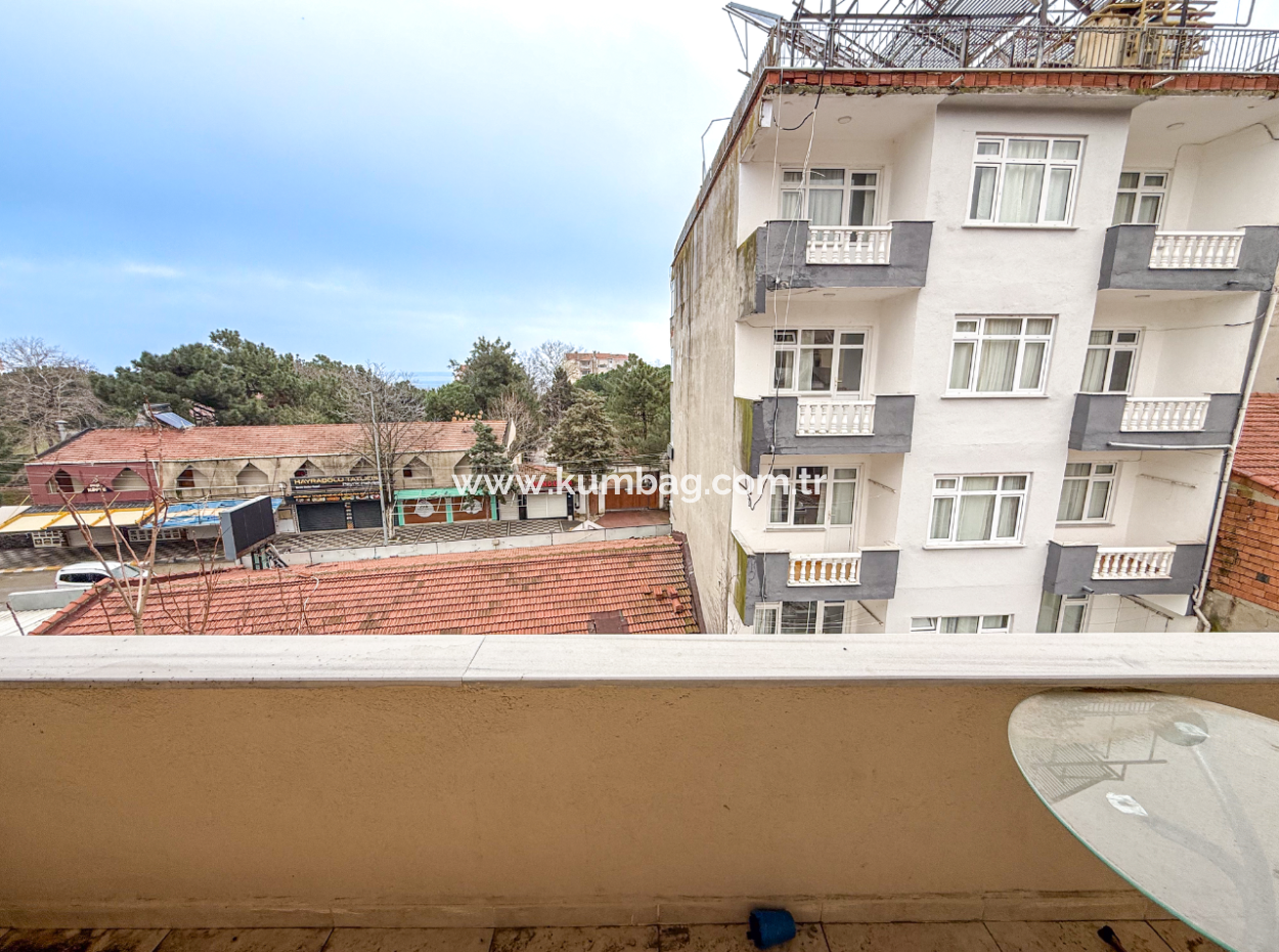 3 1 Duplex For Sale With Terrace And Double Balcony In The Center Of Kumbağ