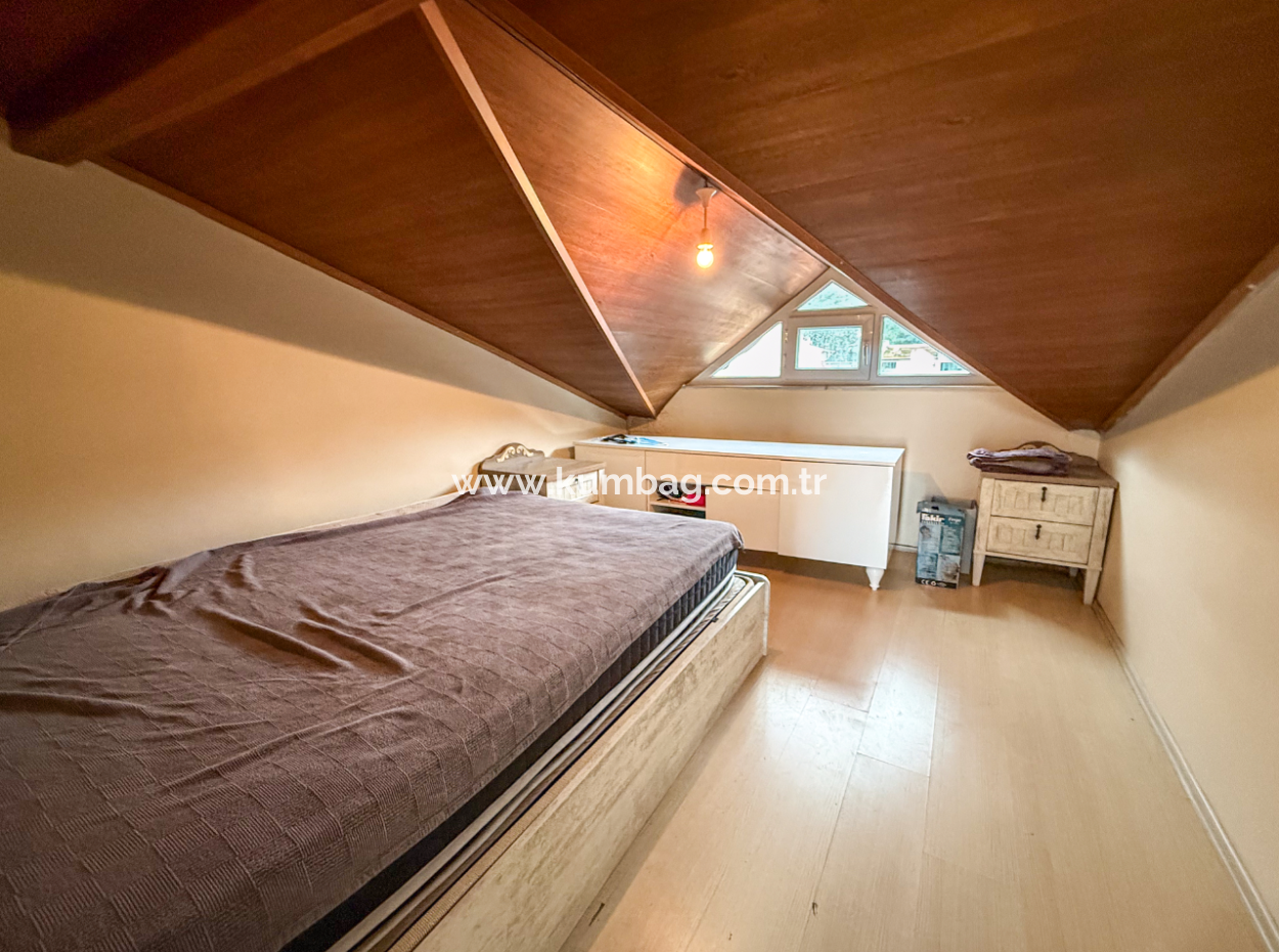 3 1 Duplex For Sale With Terrace And Double Balcony In The Center Of Kumbağ