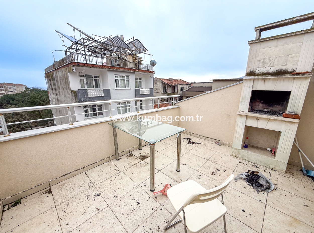 3 1 Duplex For Sale With Terrace And Double Balcony In The Center Of Kumbağ