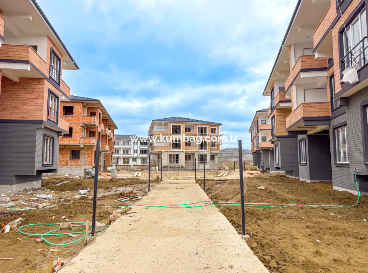 2 1 Flats For Sale In Ova Kent 2 Complex With Luxury Pool In Kumbağ