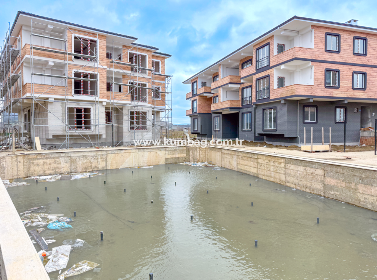 2 1 Flats For Sale In Ova Kent 2 Complex With Luxury Pool In Kumbağ