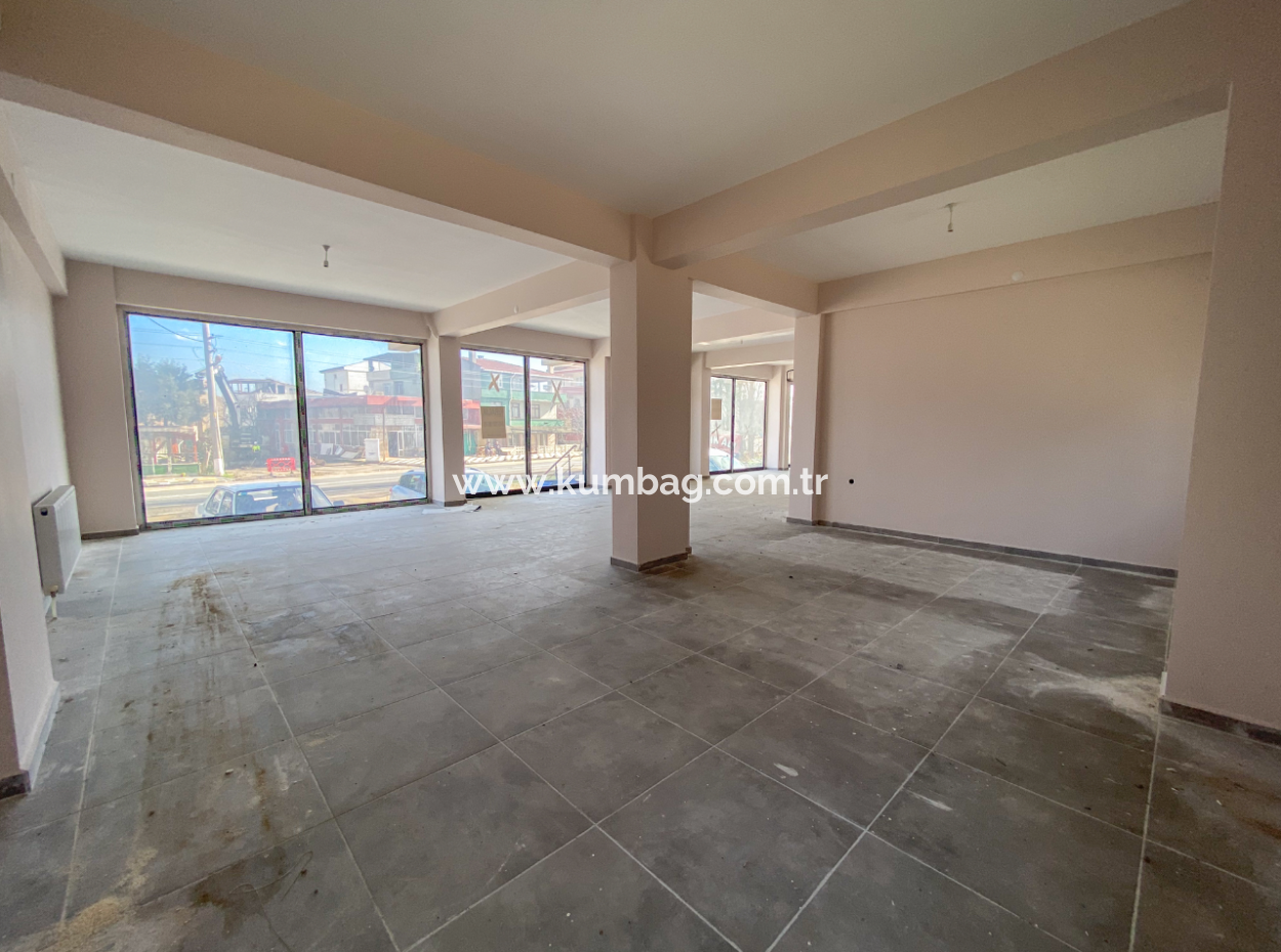 135 M2 Large Shop For Rent On Kumbağ Busy Main Street