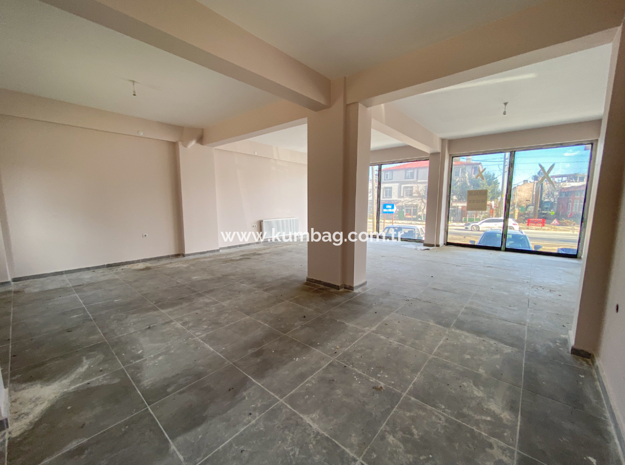135 M2 Large Shop For Rent On Kumbağ Busy Main Street