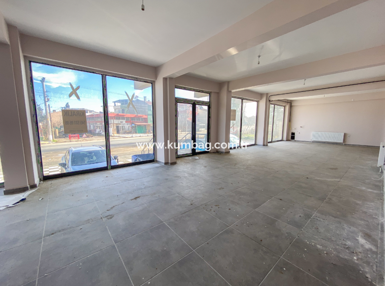 135 M2 Large Shop For Rent On Kumbağ Busy Main Street