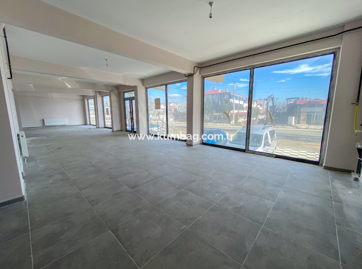 135 M2 Large Shop For Rent On Kumbağ Busy Main Street
