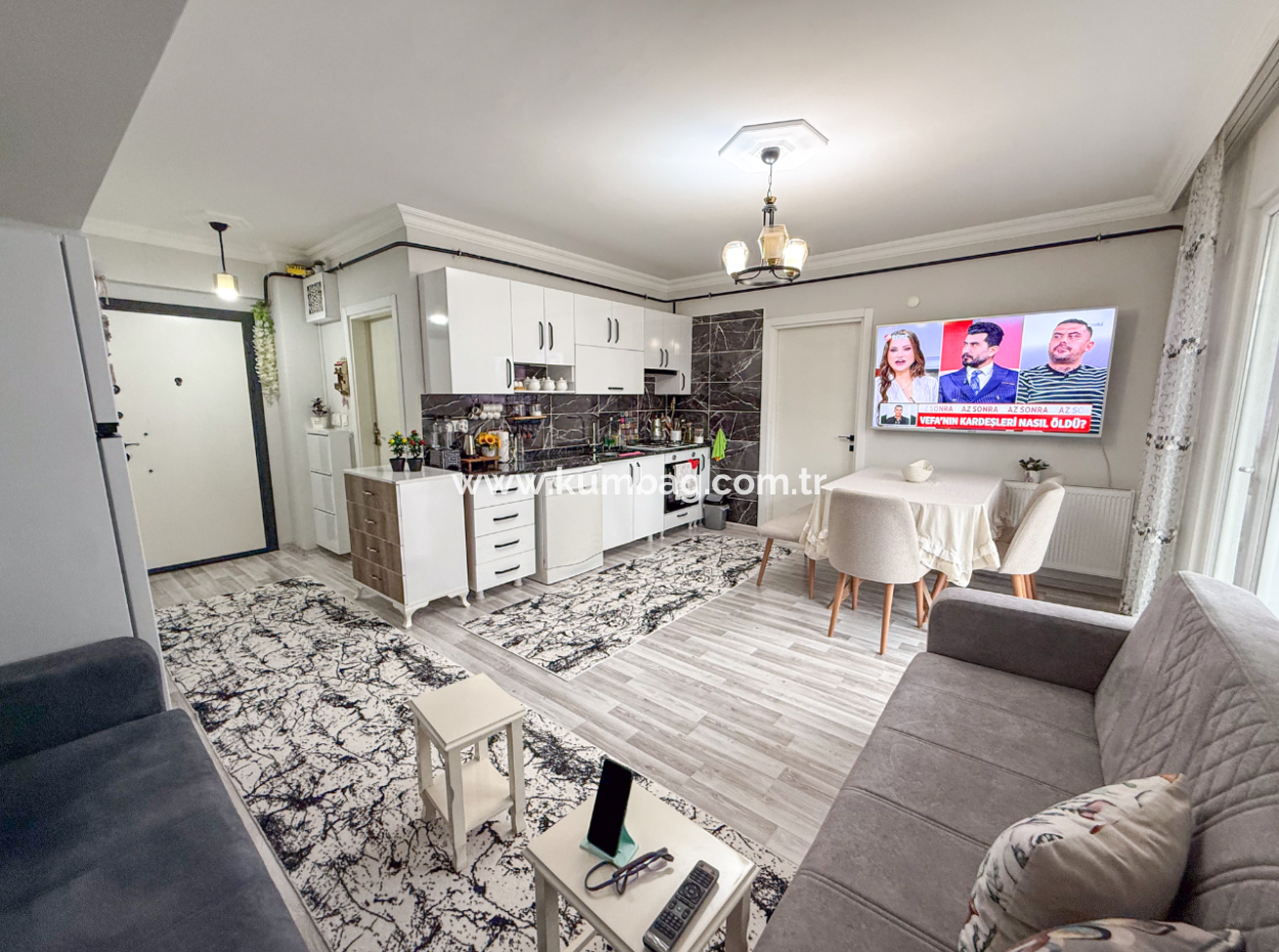 Spacious 2 1 Flat For Sale With Settlement Close To Kumbağ Market Street