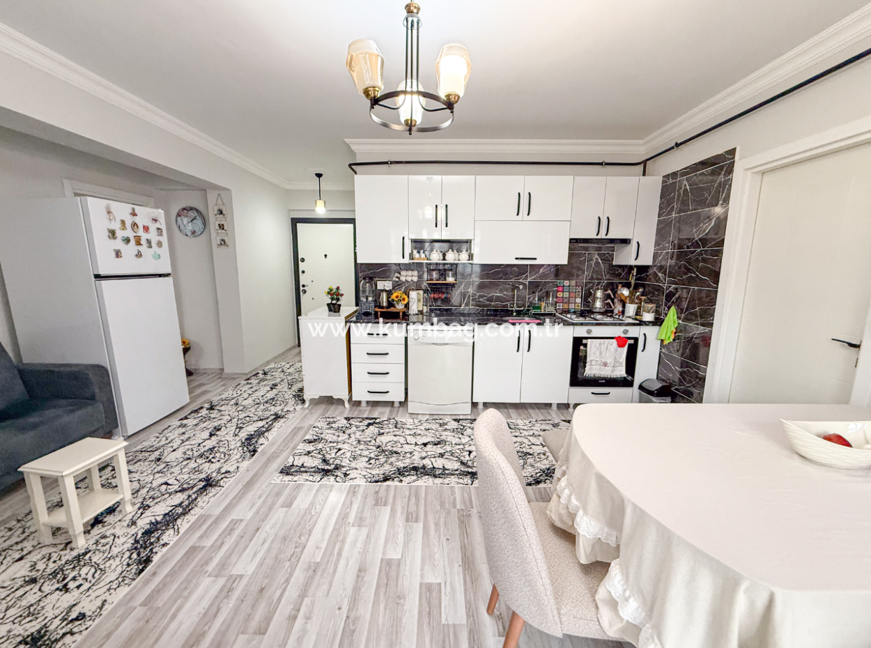 Spacious 2 1 Flat For Sale With Settlement Close To Kumbağ Market Street