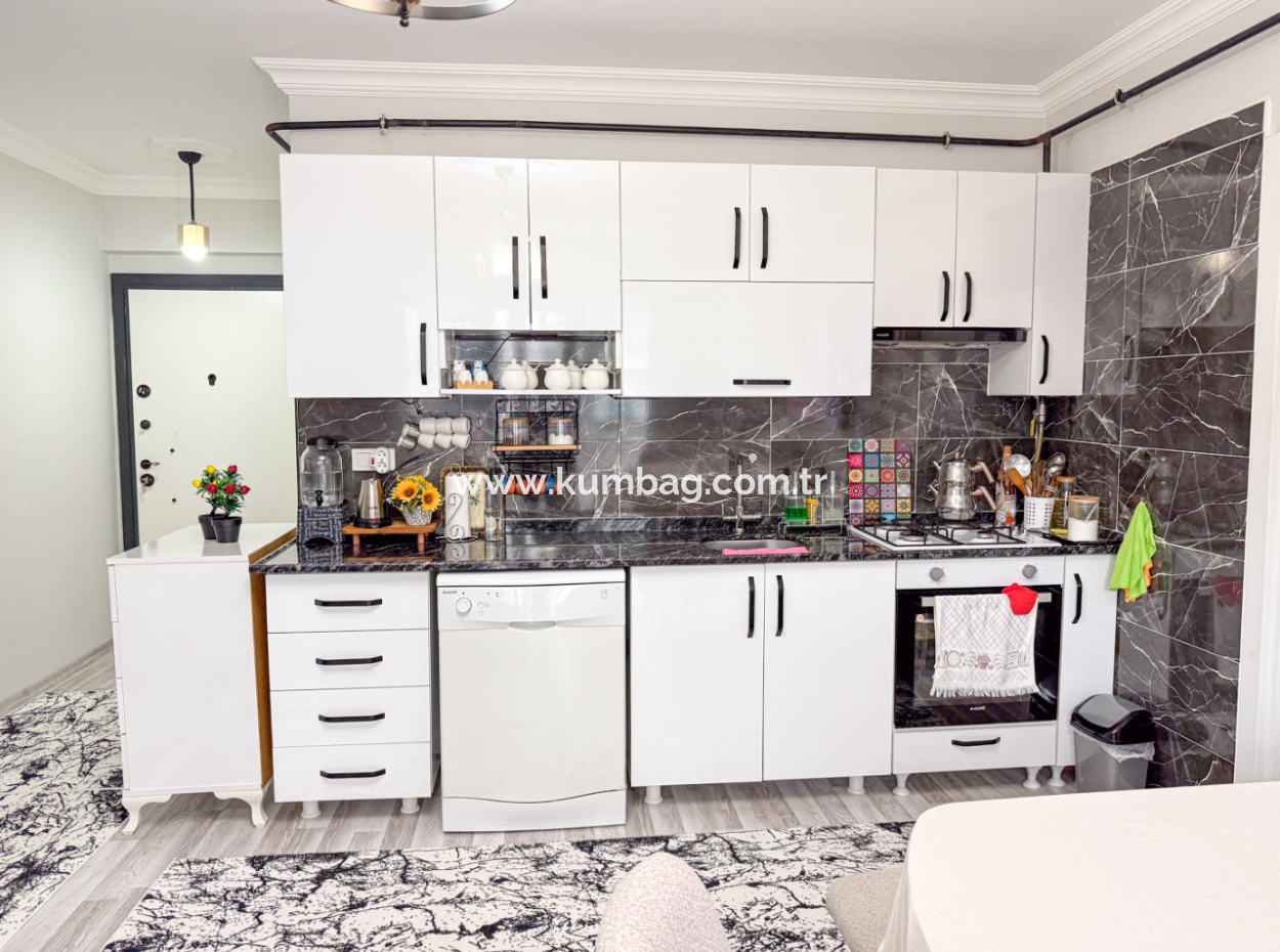 Spacious 2 1 Flat For Sale With Settlement Close To Kumbağ Market Street