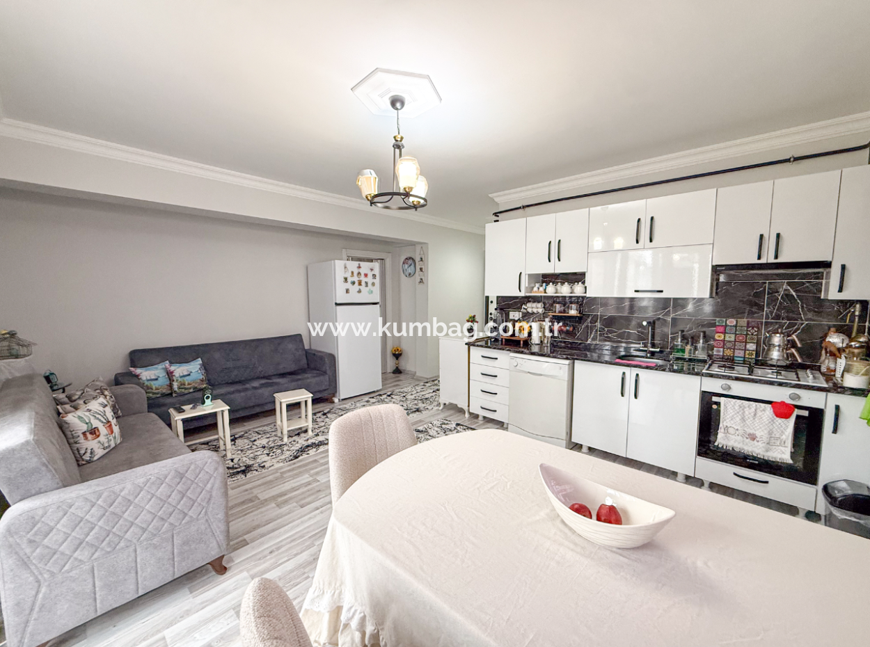 Spacious 2 1 Flat For Sale With Settlement Close To Kumbağ Market Street