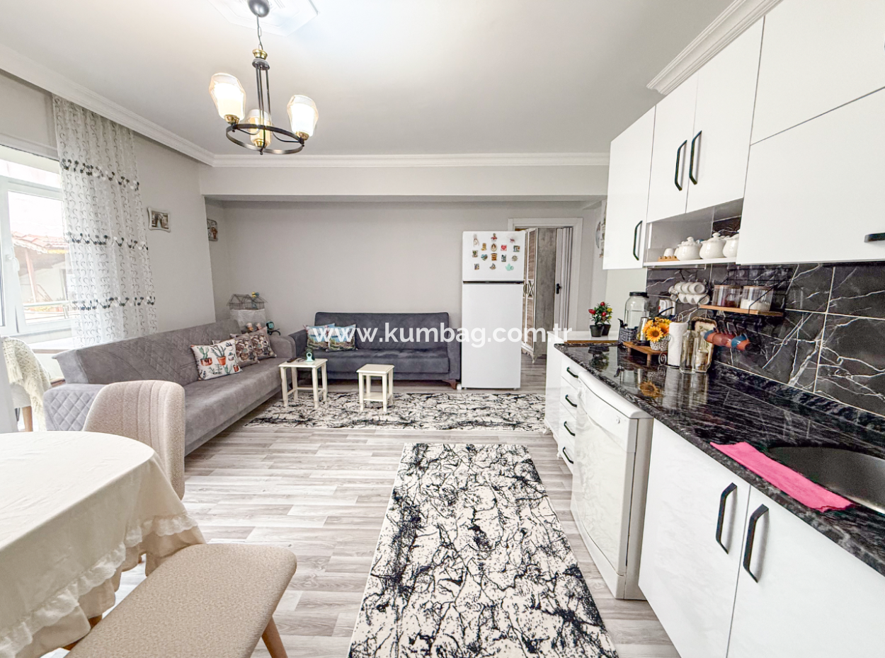 Spacious 2 1 Flat For Sale With Settlement Close To Kumbağ Market Street