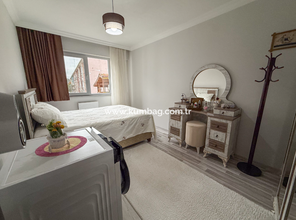 Spacious 2 1 Flat For Sale With Settlement Close To Kumbağ Market Street