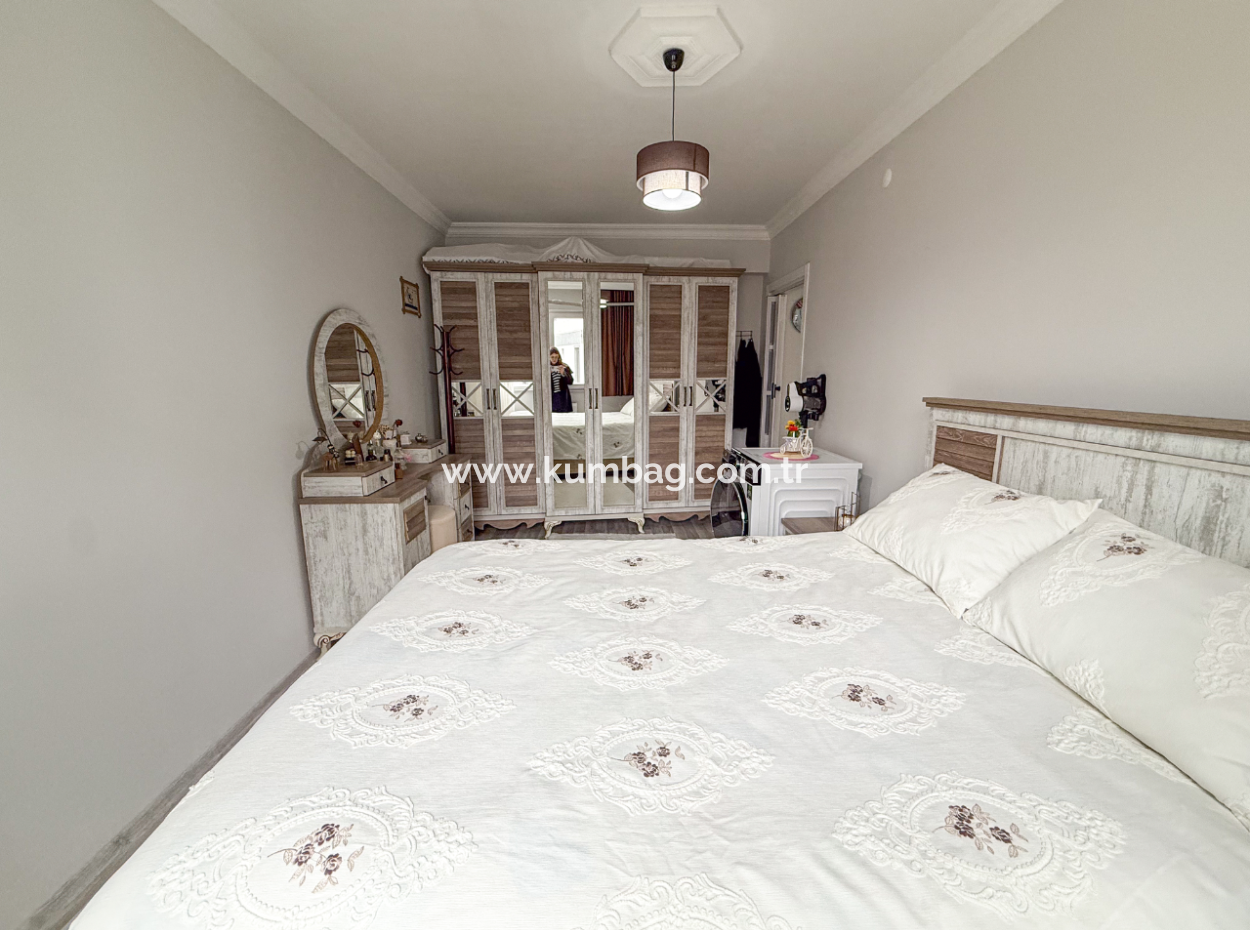 Spacious 2 1 Flat For Sale With Settlement Close To Kumbağ Market Street