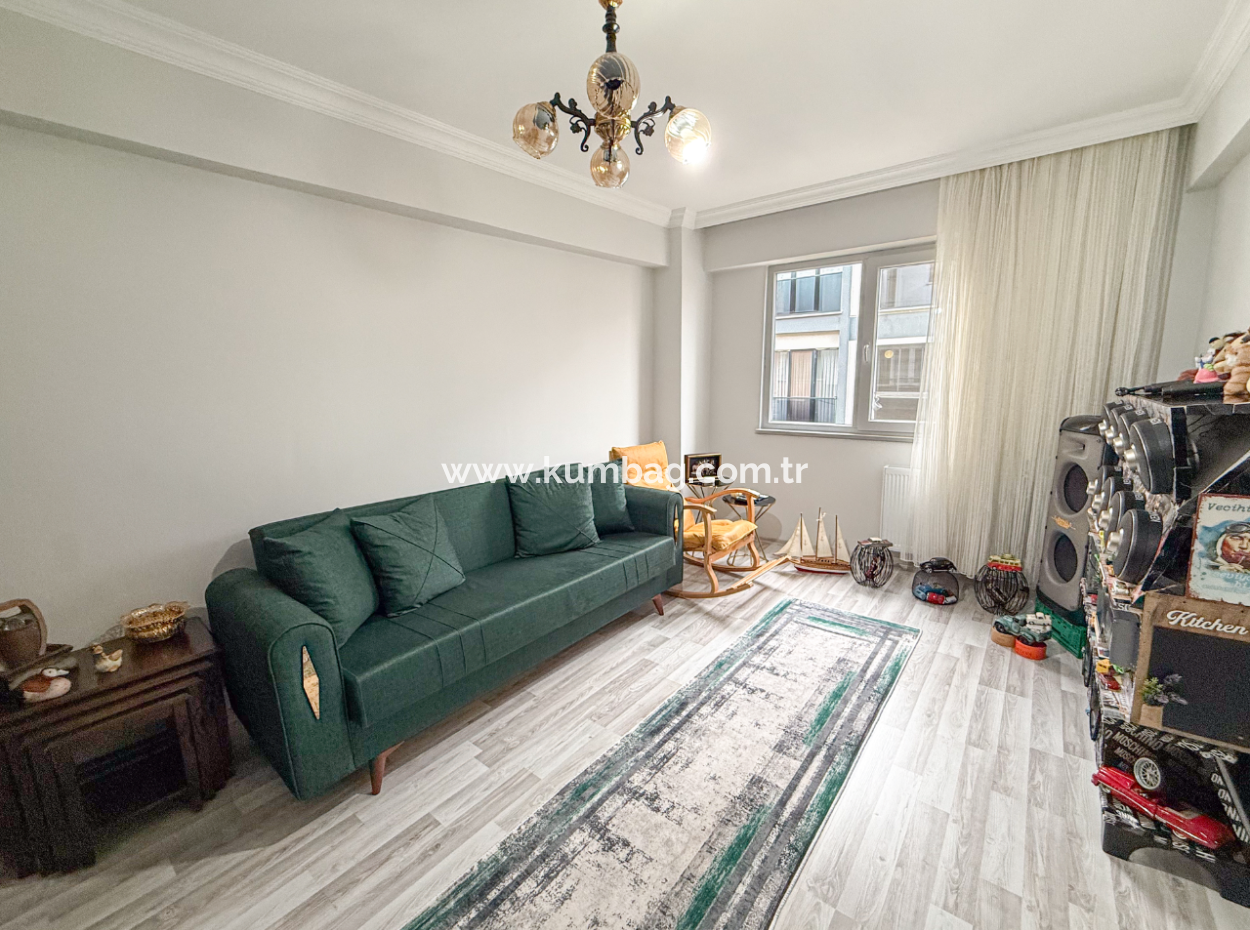Spacious 2 1 Flat For Sale With Settlement Close To Kumbağ Market Street