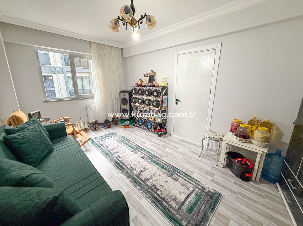 Spacious 2 1 Flat For Sale With Settlement Close To Kumbağ Market Street