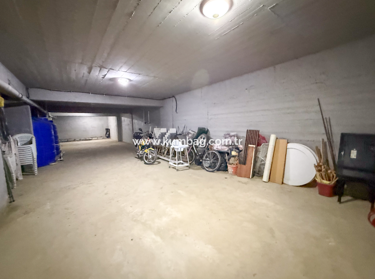 Spacious 2 1 Flat For Sale With Settlement Close To Kumbağ Market Street