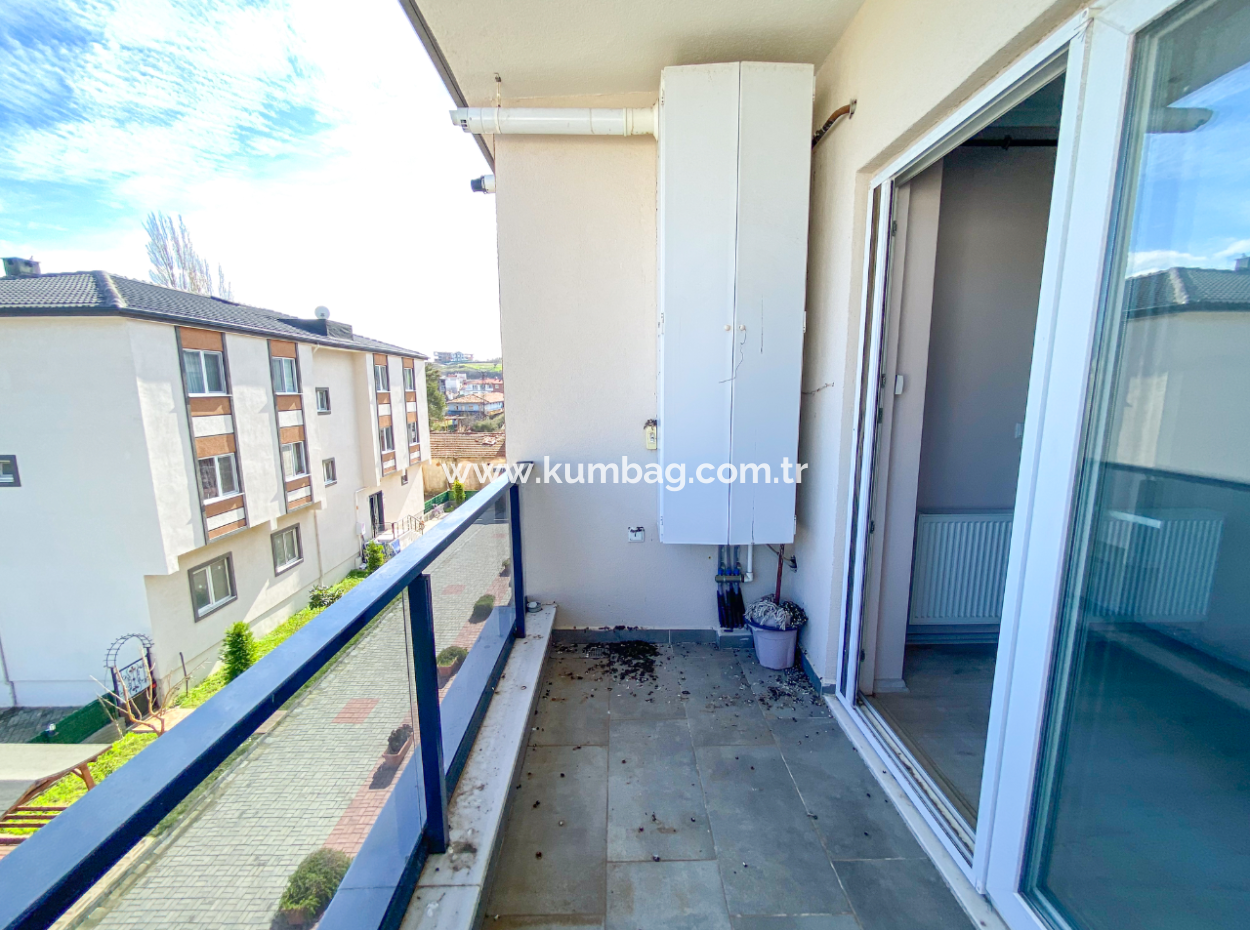 1 1 Flat For Rent In A Site Zero To The Main Street In Kumbağ