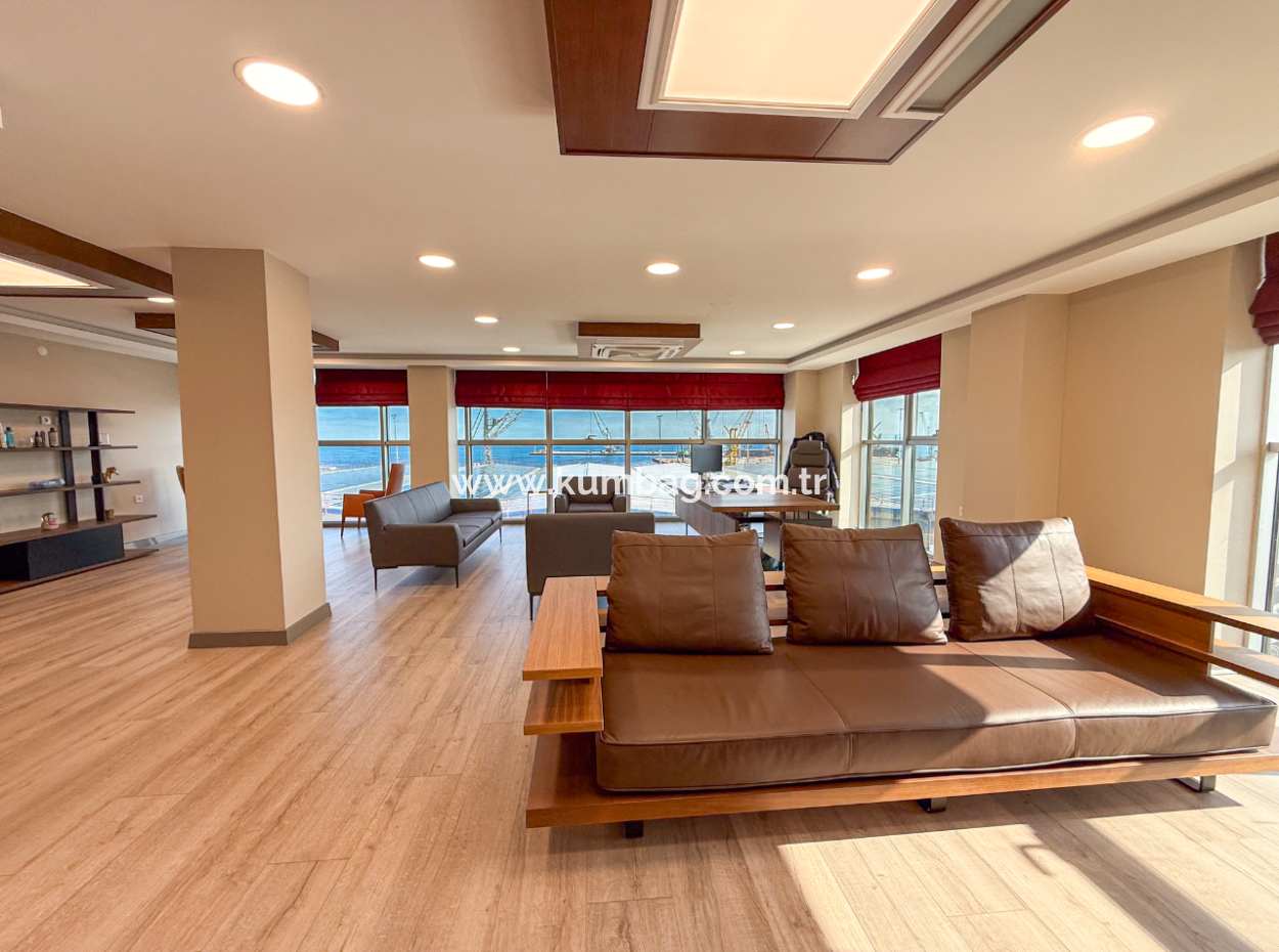 100.Year Sub-Road Street Sea View Complete Rental Plaza