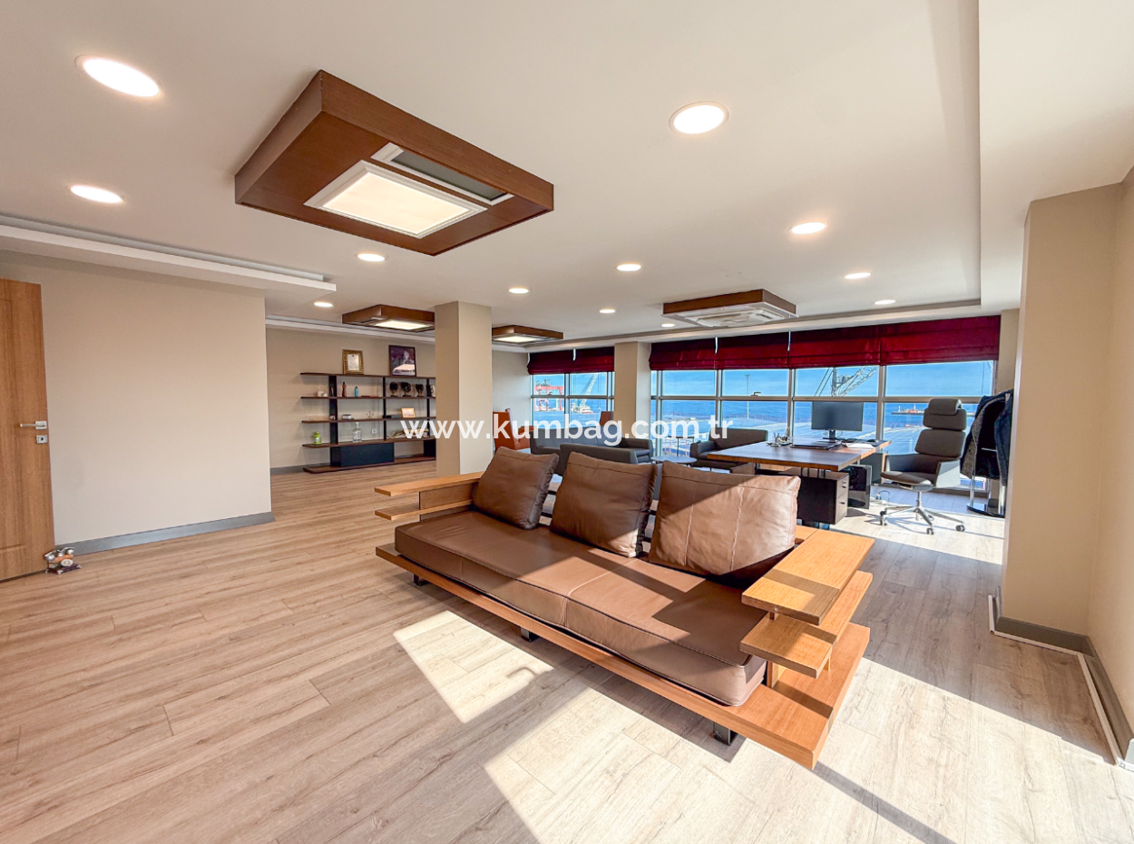 100.Year Sub-Road Street Sea View Complete Rental Plaza