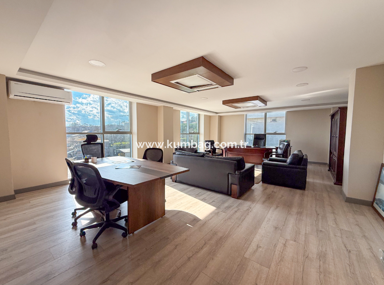 100.Year Sub-Road Street Sea View Complete Rental Plaza